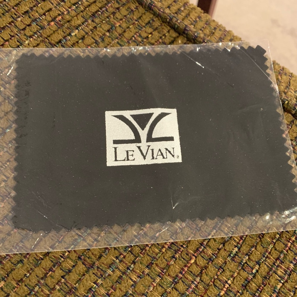 Authentic LeVian Lens Cleaning Cloth